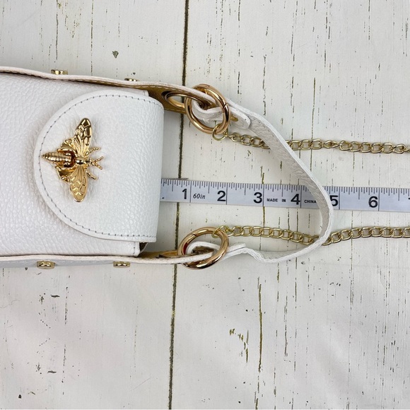 Bee Clasp Vera Pelle Leather Crossbody/Handbag - Picture 13 of 16